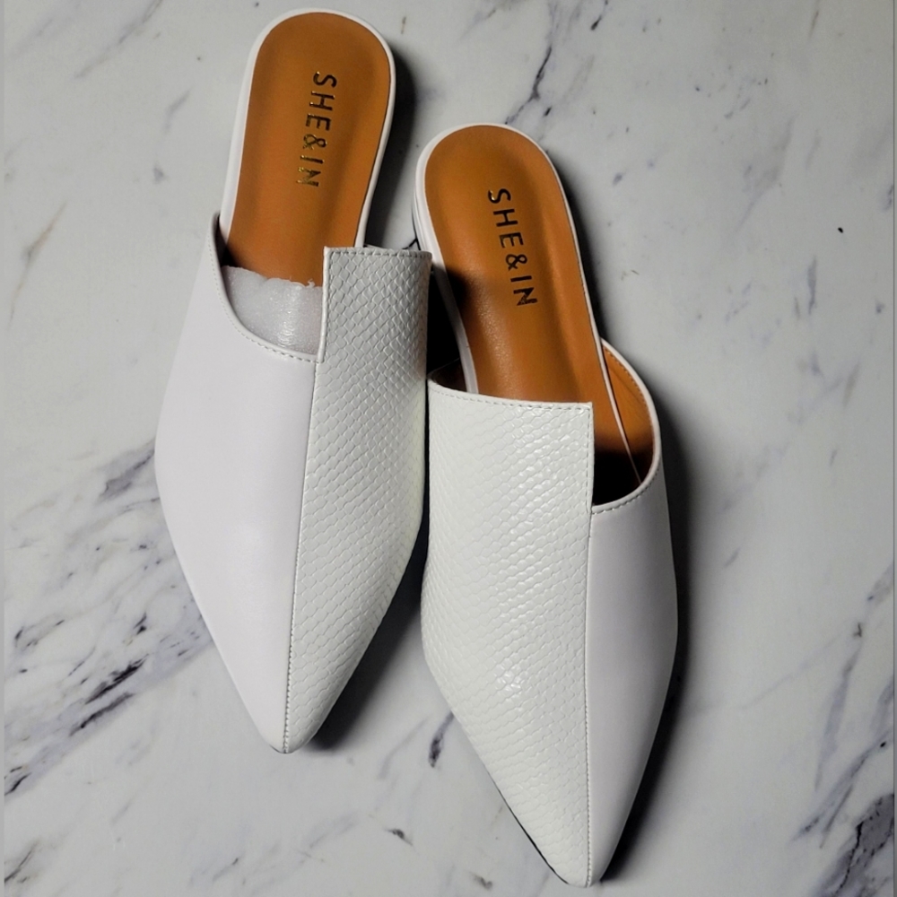 Irregular Detail Point Toe Mules White